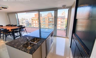 Departamento en alquiler, cuatro ambientes en Castelar. Edificio de categoría