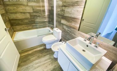 Departamento en alquiler, cuatro ambientes en Castelar. Edificio de categoría