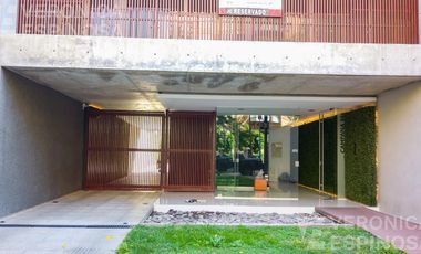 Departamento en alquiler, cuatro ambientes en Castelar. Edificio de categoría