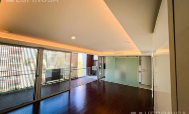 Departamento en alquiler, cuatro ambientes en Castelar. Edificio de categoría