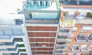 Departamento en alquiler, cuatro ambientes en Castelar. Edificio de categoría