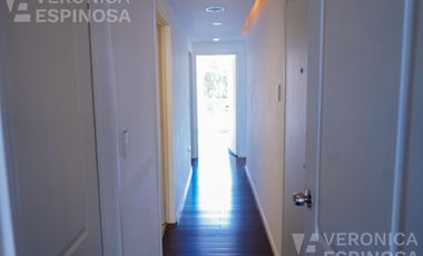 Departamento en alquiler, cuatro ambientes en Castelar. Edificio de categoría
