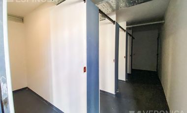 Departamento en alquiler, cuatro ambientes en Castelar. Edificio de categoría