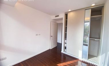 Departamento en alquiler, cuatro ambientes en Castelar. Edificio de categoría