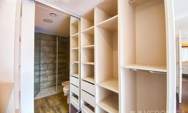 Departamento en alquiler, cuatro ambientes en Castelar. Edificio de categoría