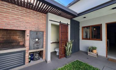 VENTA CASA DOS DORMITORIOS GUADALUPE  REMODELADA