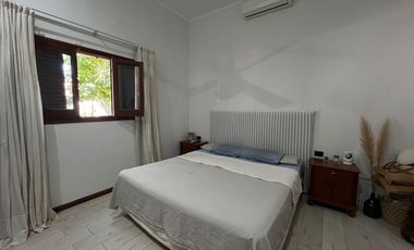 VENTA CASA DOS DORMITORIOS GUADALUPE  REMODELADA