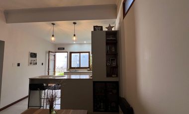 VENTA CASA DOS DORMITORIOS GUADALUPE  REMODELADA
