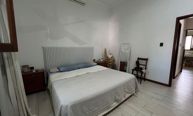 VENTA CASA DOS DORMITORIOS GUADALUPE  REMODELADA