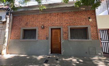 VENTA CASA DOS DORMITORIOS GUADALUPE  REMODELADA