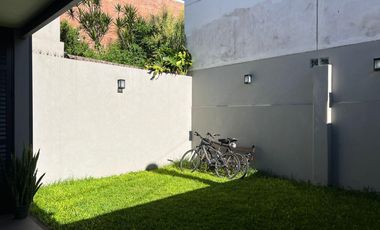 VENTA CASA DOS DORMITORIOS GUADALUPE  REMODELADA