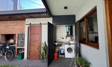 VENTA CASA DOS DORMITORIOS GUADALUPE  REMODELADA