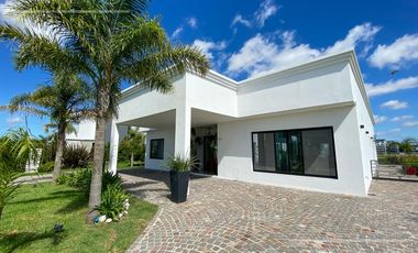 Casa en venta en una planta  en Greenville Polo Hudson Berazategui