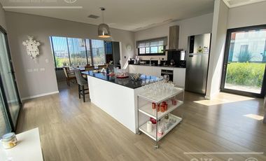 Casa en venta en una planta  en Greenville Polo Hudson Berazategui