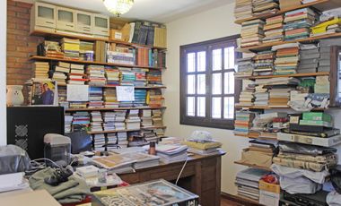 Casa de 6 ambientes con cocheras en venta en San Isidro