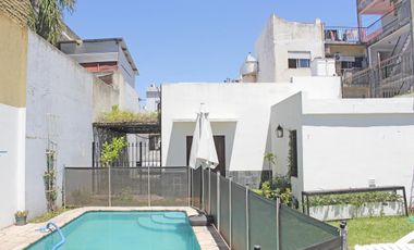 Casa de 6 ambientes con cocheras en venta en San Isidro