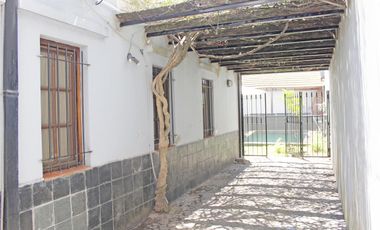 Casa de 6 ambientes con cocheras en venta en San Isidro