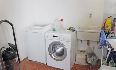 Casa de 6 ambientes con cocheras en venta en San Isidro