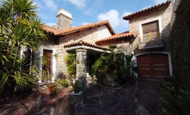 Casa en venta en La Plata - Dacal Bienes Raíces