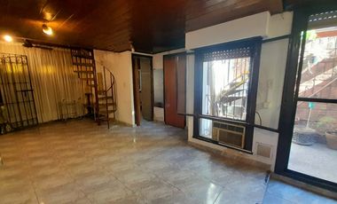 Olivos - A 2 cuadras de Av. Maipú - Chalet a refaccionar - Planta Baja con excelente frente!