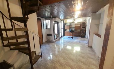 Olivos - A 2 cuadras de Av. Maipú - Chalet a refaccionar - Planta Baja con excelente frente!