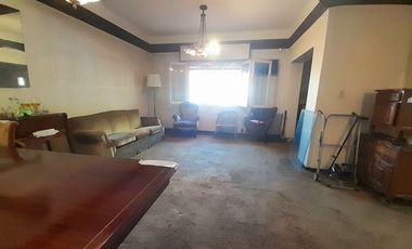 Olivos - A 2 cuadras de Av. Maipú - Chalet a refaccionar - Planta Baja con excelente frente!
