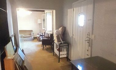 Olivos - A 2 cuadras de Av. Maipú - Chalet a refaccionar - Planta Baja con excelente frente!