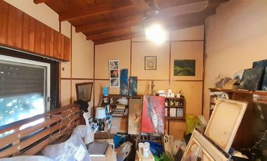 Olivos - A 2 cuadras de Av. Maipú - Chalet a refaccionar - Planta Baja con excelente frente!