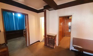 Olivos - A 2 cuadras de Av. Maipú - Chalet a refaccionar - Planta Baja con excelente frente!