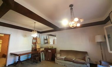 Olivos - A 2 cuadras de Av. Maipú - Chalet a refaccionar - Planta Baja con excelente frente!
