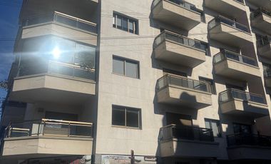 Departamento con un dormitorio, cocina, living comedor, baño, balcón, cochera, quincho en la terraza.-