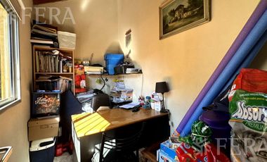 Venta casa para dos familias con cochera en Villa Dominico