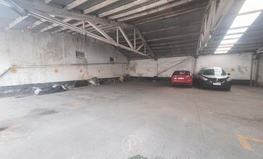 Cochera en block en barrio Pompeya