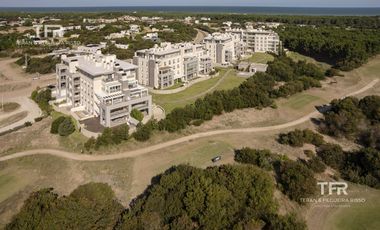 Venta en Águila de Al Golf 19 de Costa Esmeralda - 4 ambientes - balcón con cerramiento