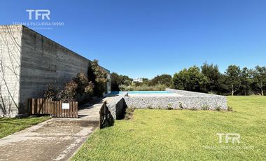 Venta en Águila de Al Golf 19 de Costa Esmeralda - 4 ambientes - balcón con cerramiento