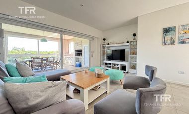 Venta en Águila de Al Golf 19 de Costa Esmeralda - 4 ambientes - balcón con cerramiento