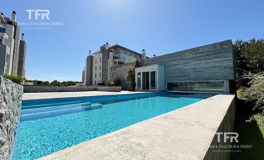 Venta en Águila de Al Golf 19 de Costa Esmeralda - 4 ambientes - balcón con cerramiento