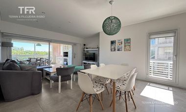 Venta en Águila de Al Golf 19 de Costa Esmeralda - 4 ambientes - balcón con cerramiento