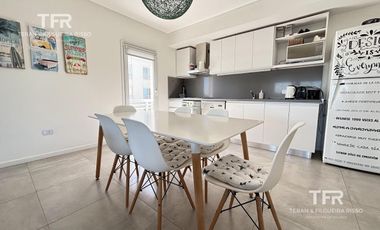 Venta en Águila de Al Golf 19 de Costa Esmeralda - 4 ambientes - balcón con cerramiento