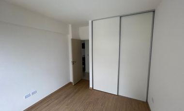 Departamento - 4 Ambientes  amplios con Balcón Piso 10  G -General San Martin