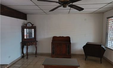 SE VENDE CASA BETANIA 285M 5 HABITACIONES TERRAZA AMPLIA CERCADA