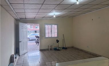 SE VENDE CASA BETANIA 285M 5 HABITACIONES TERRAZA AMPLIA CERCADA