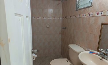 SE VENDE CASA BETANIA 285M 5 HABITACIONES TERRAZA AMPLIA CERCADA