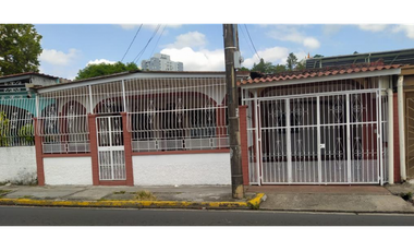 SE VENDE CASA BETANIA 285M 5 HABITACIONES TERRAZA AMPLIA CERCADA