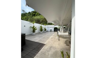 LUJOSA ESQUINA EN ALTOS DE PANAMA  HORIZONTES II 600M 4 HABITAC