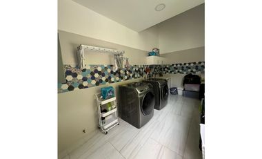 SE VENDE CASA EN ALTOS DE PANAMA  HORIZONTES II 600M 4 HABITACIONES