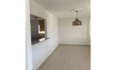 ALQUILO CASA EN BRISA DEL GOLF EN PH VILLA ALTA EN ESQUINA