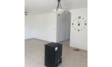 ALQUILO CASA EN BRISA DEL GOLF EN PH VILLA ALTA EN ESQUINA