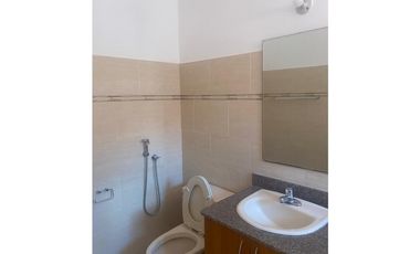 ALQUILO CASA EN BRISA DEL GOLF EN PH VILLA ALTA EN ESQUINA