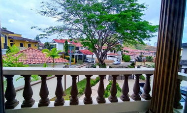 SE VENDE CASA ALTOS DE PANAMA CONDADO DEL REY 4 HABITACION 675M PATIO